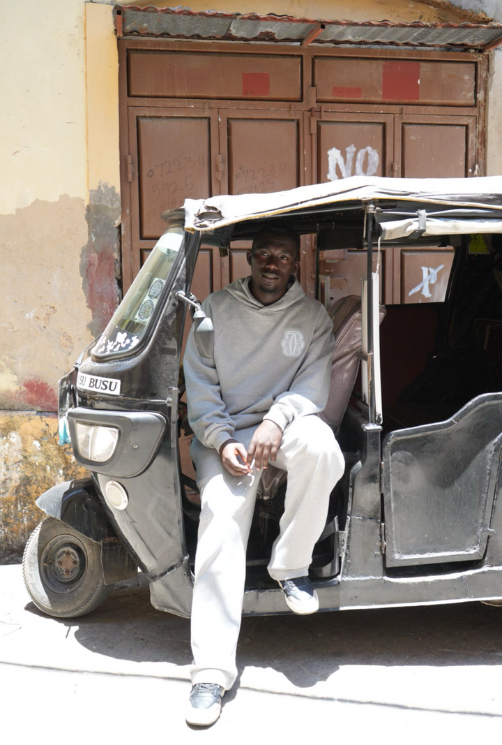 Homecoming Relaxed Straight-Leg Sweatpants — Grey